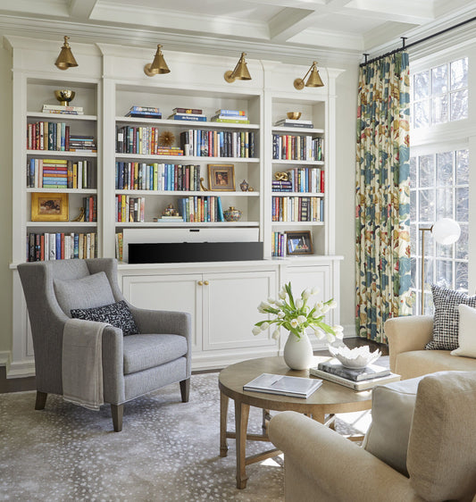 Bookshelves: the art of furnishing rooms with books
